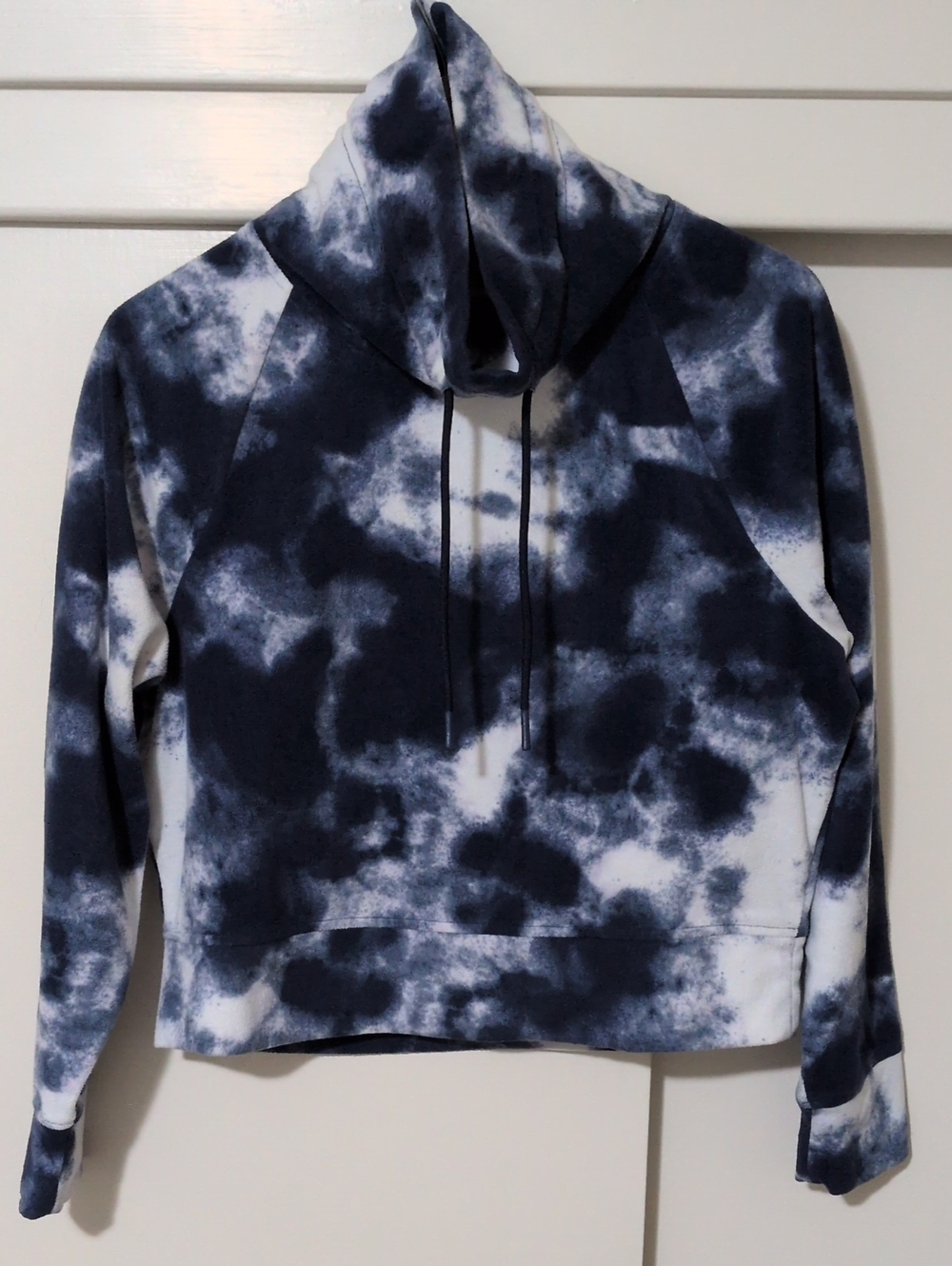 Old Navy Navy and White Tie-Dye Fleece Pullover Funnel Neck